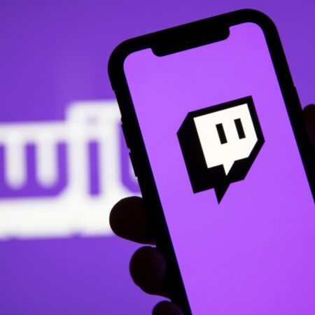 Twitch kieltää sponsorit ja CS:GO-pelaamisen edistämisen